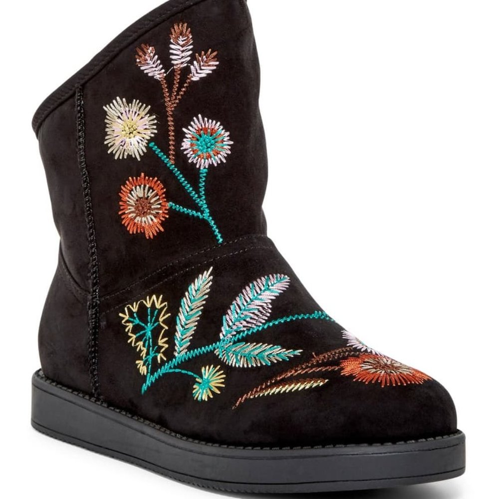 Indigo Rd. Ahoy Faux Fur Lined Boot (size 7)